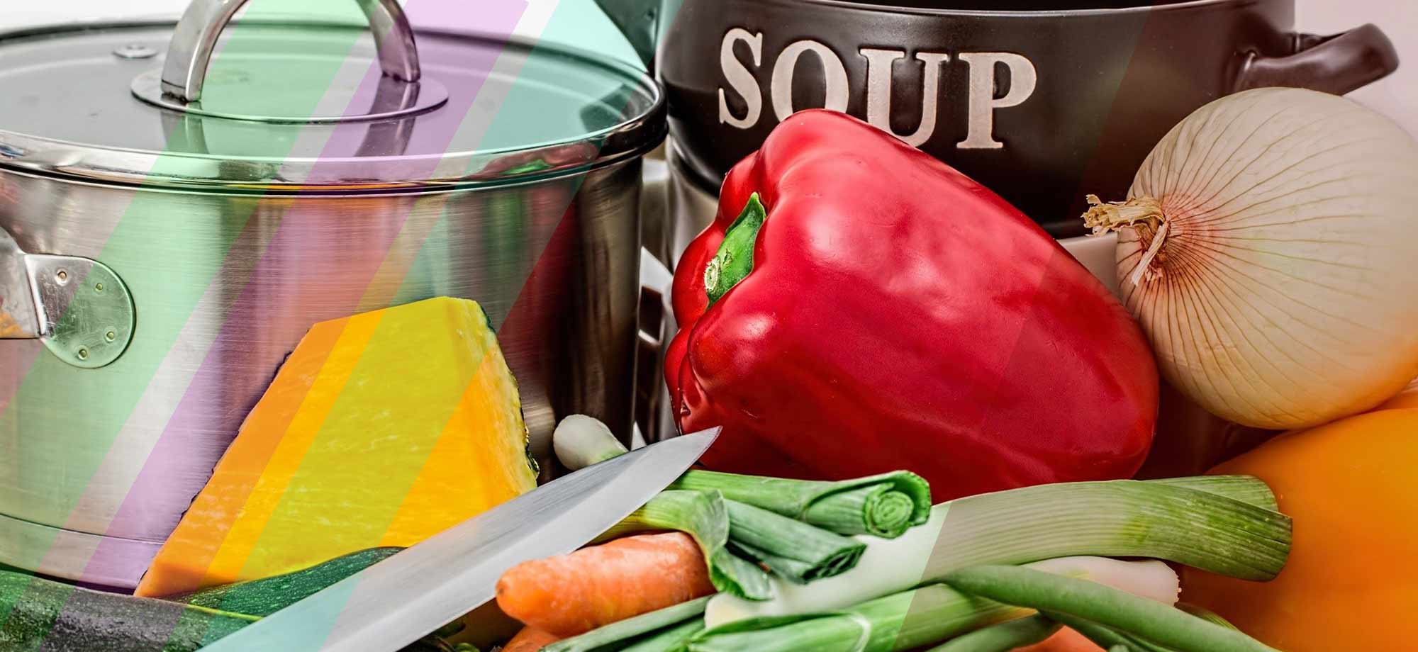 aerticulos de cocina como parrillas, ollas, cuharones